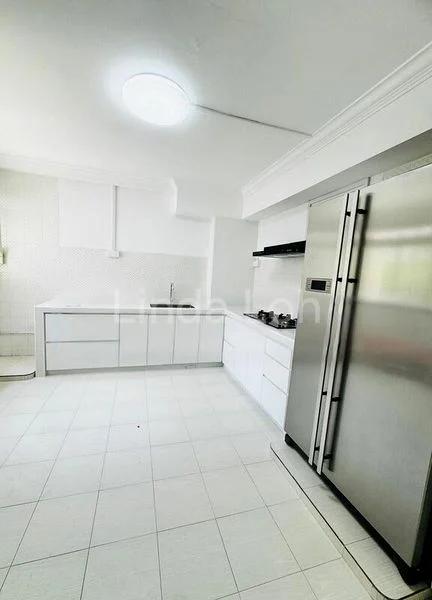 Executive HDB for Rent in  311 Tampines Street 33 - Image 2